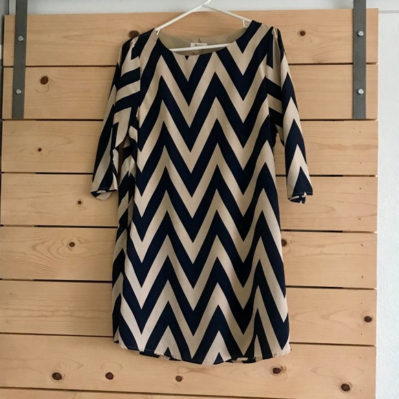 ⭐️3/$15⭐️ Chevron Dress - Picture 1 of 4